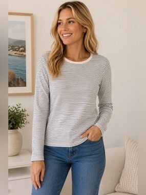 St. George Women’s Small Navy & Ivory Striped Long Sleeve Crew Top 100% Cotton